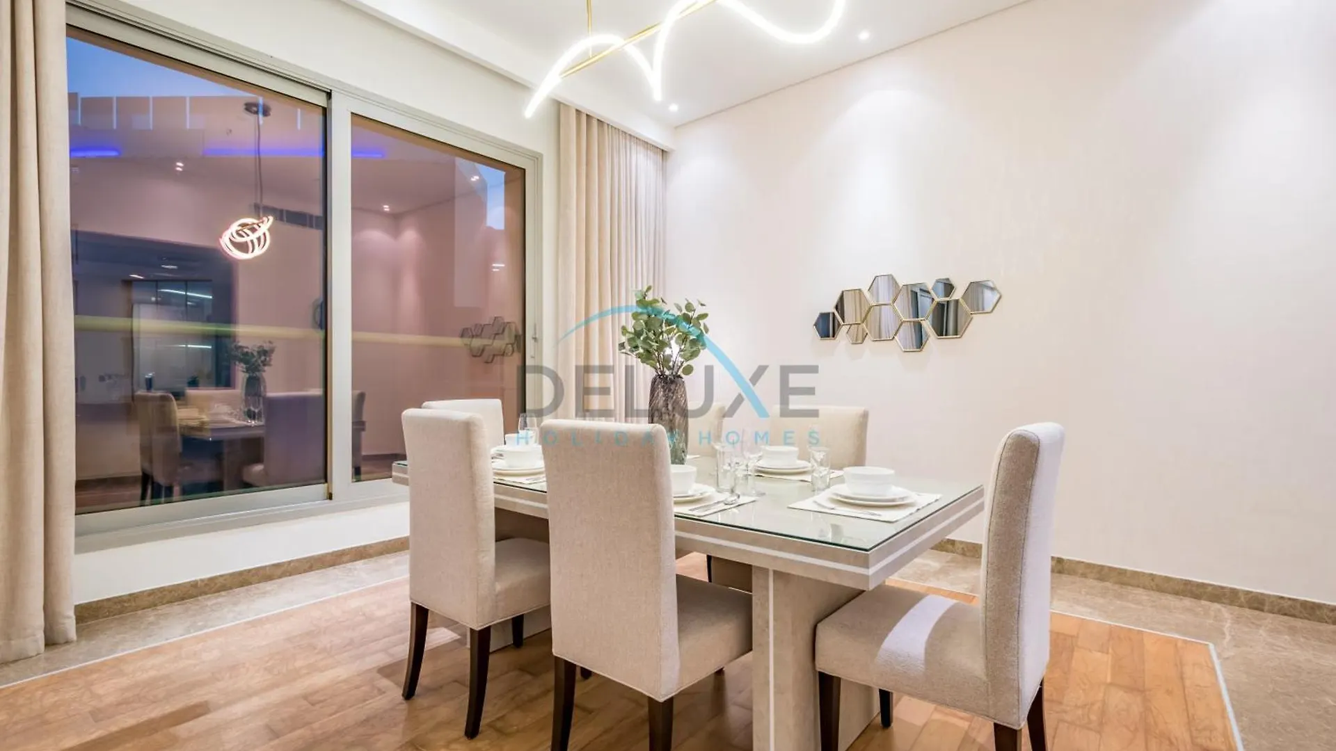 Waterfront 2Br Apartment With Assistant Room In Dream Palm Residence, Palm Jumeirah By Deluxe Holiday Homes Dubai